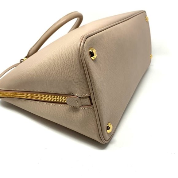 100% Auth Prada Saffiano Handbag - Picture 7 of 10